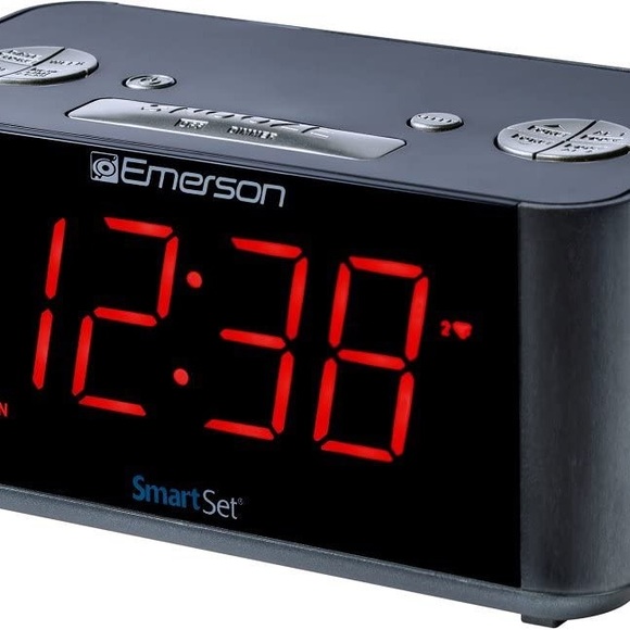 Emerson SmartSet Alarm Clock Radio with Bluetooth Speaker, USB Charging Port - Picture 13 of 16